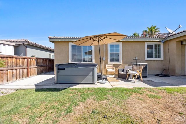 10815 Ponta Pora Place, Bakersfield, CA 93306