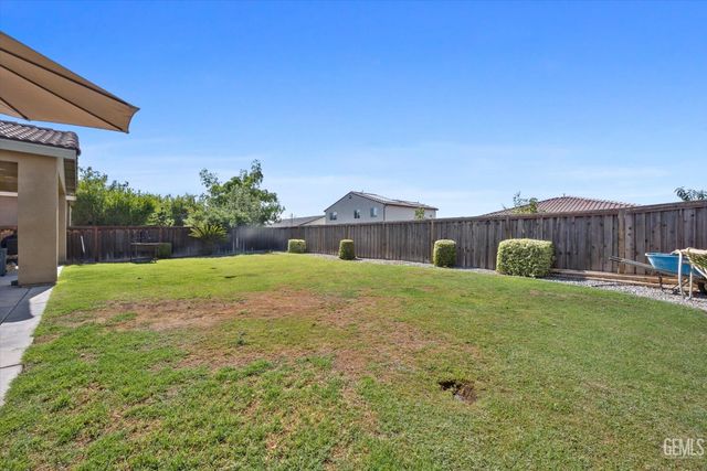 10815 Ponta Pora Place, Bakersfield, CA 93306