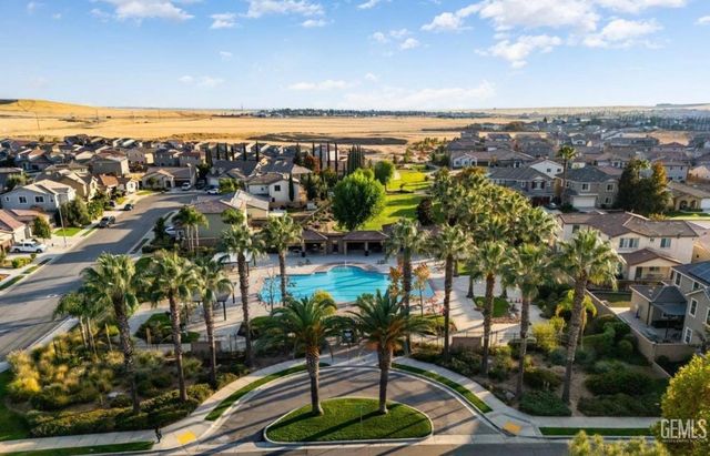 10815 Ponta Pora Place, Bakersfield, CA 93306