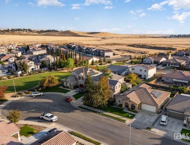 10815 Ponta Pora Place, Bakersfield, CA 93306