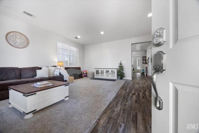 10815 Ponta Pora Place, Bakersfield, CA 93306