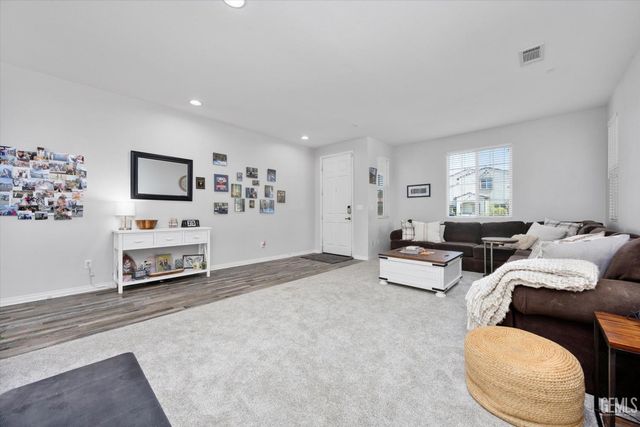 10815 Ponta Pora Place, Bakersfield, CA 93306