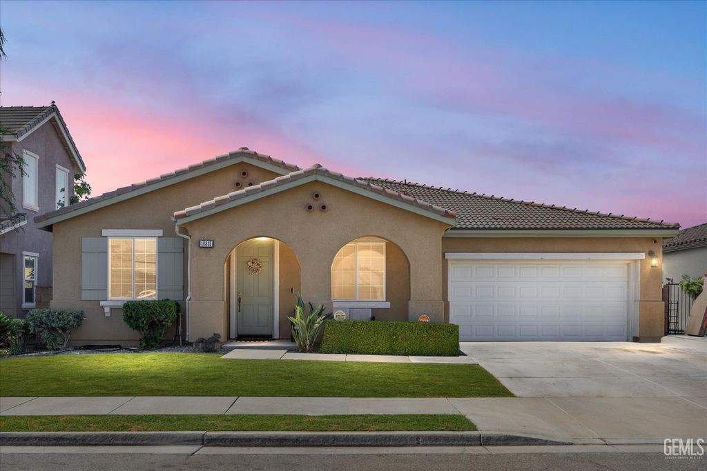 10815 Ponta Pora Place, Bakersfield, CA 93306