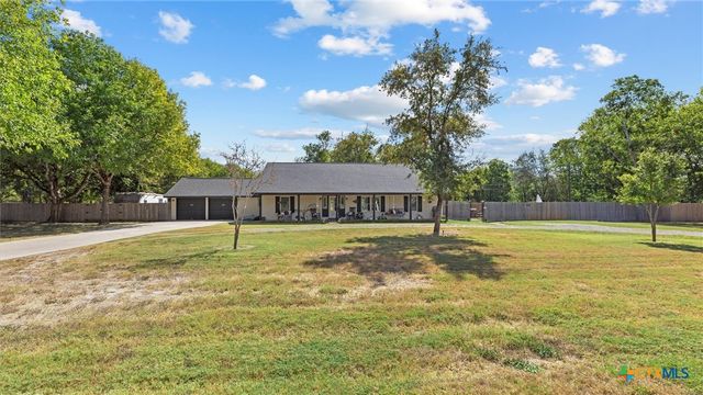 207 Woodlake Drive, Mcqueeney, TX 78123