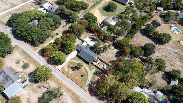 207 Woodlake Drive, Mcqueeney, TX 78123