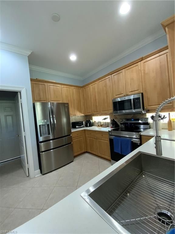 Image 11 of property listing at 2565 Deerfield Lake CT, Cape Coral, FL 33909
