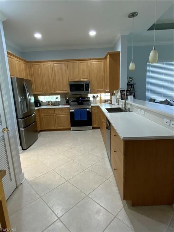 Image 15 of property listing at 2565 Deerfield Lake CT, Cape Coral, FL 33909