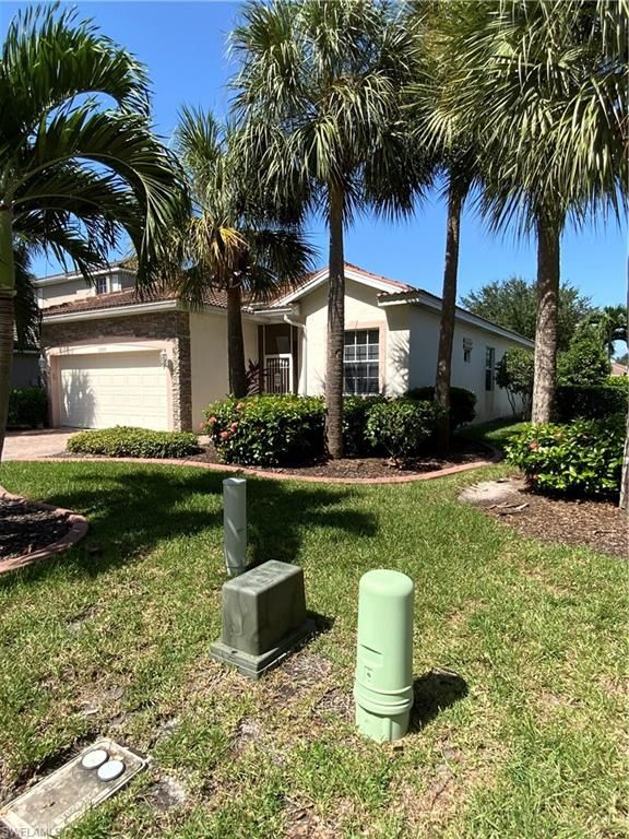 Image 2 of property listing at 2565 Deerfield Lake CT, Cape Coral, FL 33909