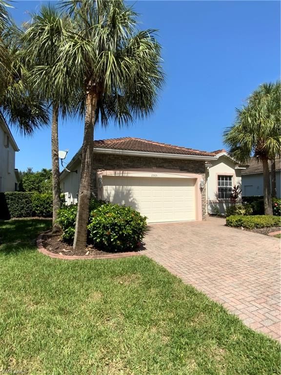 Image 3 of property listing at 2565 Deerfield Lake CT, Cape Coral, FL 33909