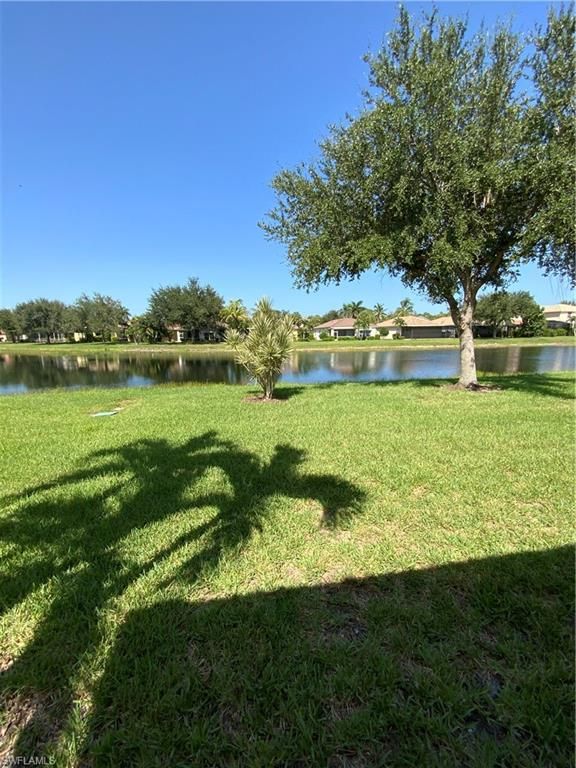 Image 6 of property listing at 2565 Deerfield Lake CT, Cape Coral, FL 33909