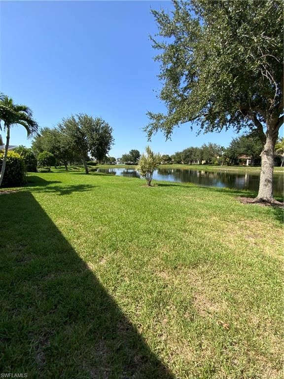 Image 7 of property listing at 2565 Deerfield Lake CT, Cape Coral, FL 33909