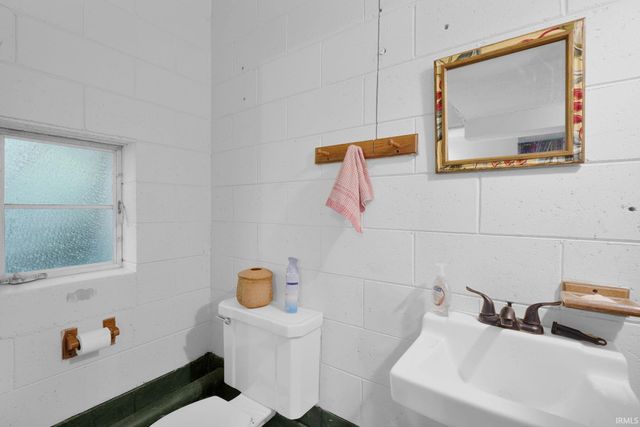 108 Gun Club Road, Mitchell, IN 47446