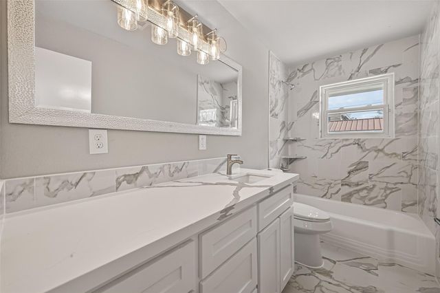 9623 Meadowglen Lane, Houston, TX 77063