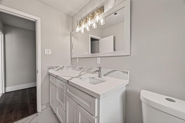 9623 Meadowglen Lane, Houston, TX 77063