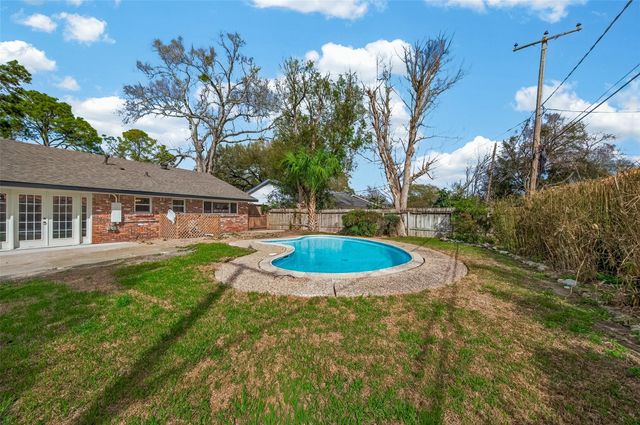 9623 Meadowglen Lane, Houston, TX 77063