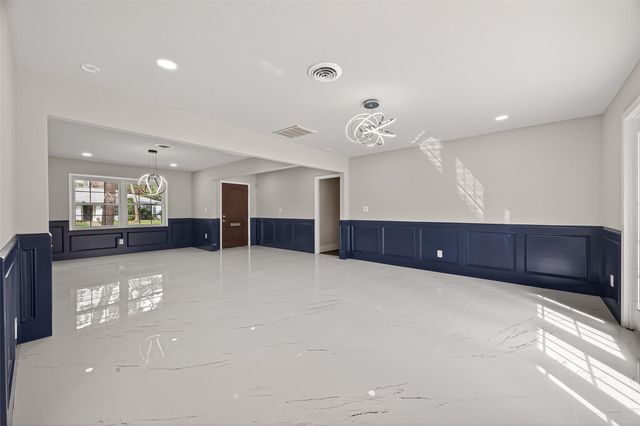 9623 Meadowglen Lane, Houston, TX 77063