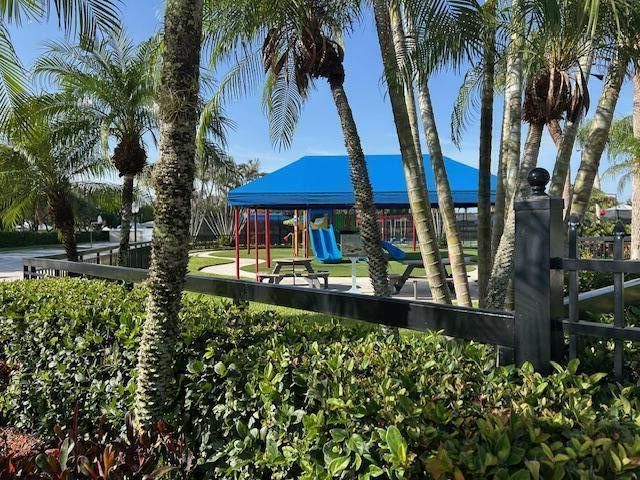 2807 SW LAKEMONT Place 1, Palm City, FL 34990