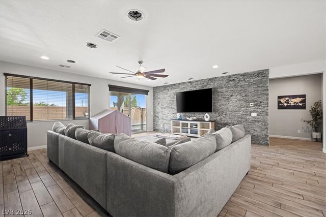 6320 Regina Ridge Street, Las Vegas, NV 89149