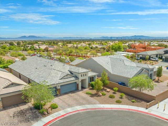 6320 Regina Ridge Street, Las Vegas, NV 89149