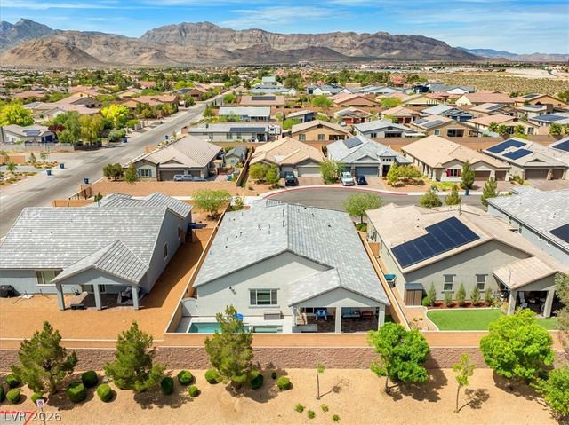 6320 Regina Ridge Street, Las Vegas, NV 89149