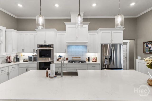 542 Linkside Lake Drive, Richmond Hill, GA 31324