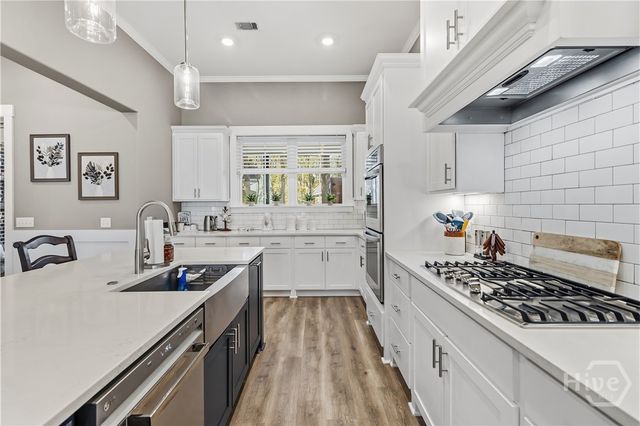 542 Linkside Lake Drive, Richmond Hill, GA 31324