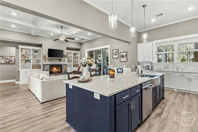 542 Linkside Lake Drive, Richmond Hill, GA 31324