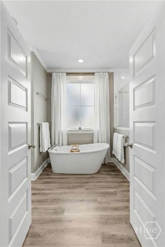 542 Linkside Lake Drive, Richmond Hill, GA 31324