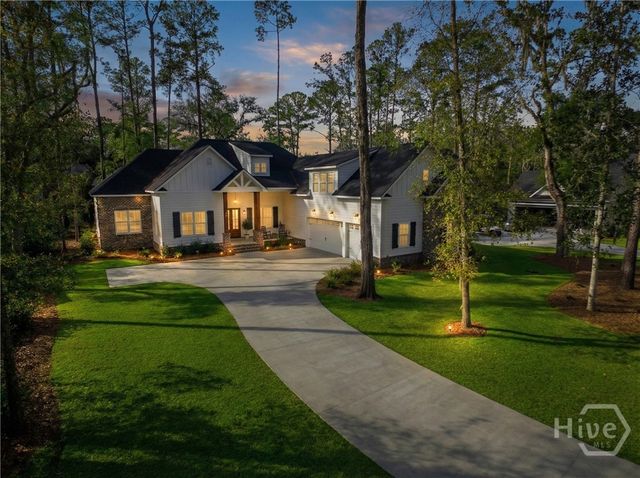 542 Linkside Lake Drive, Richmond Hill, GA 31324