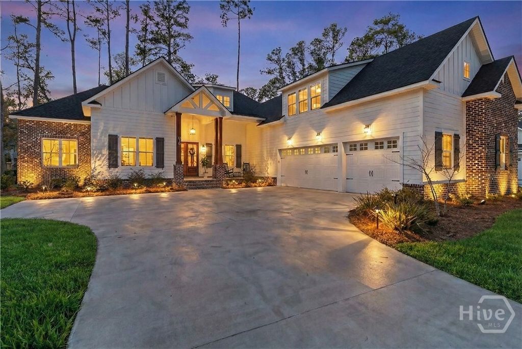 542 Linkside Lake Drive, Richmond Hill, GA 31324