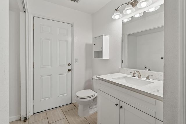 8064 Kingsdale Way, Sacramento, CA 95823