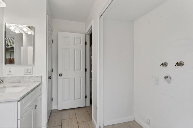 8064 Kingsdale Way, Sacramento, CA 95823