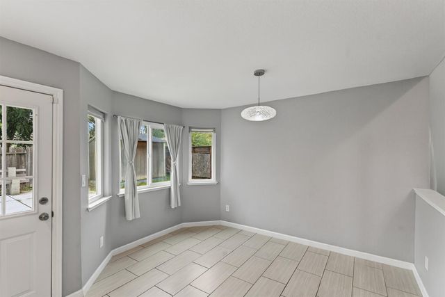 8064 Kingsdale Way, Sacramento, CA 95823