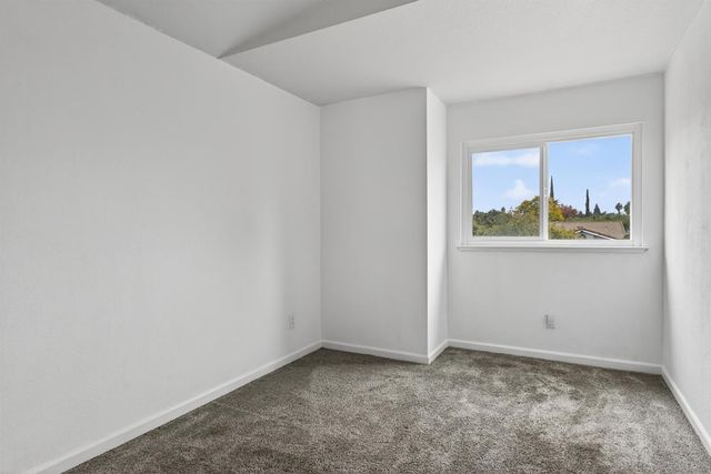 8064 Kingsdale Way, Sacramento, CA 95823