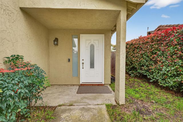 8064 Kingsdale Way, Sacramento, CA 95823