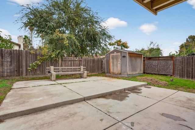 8064 Kingsdale Way, Sacramento, CA 95823