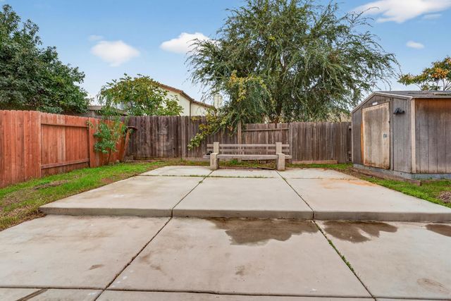 8064 Kingsdale Way, Sacramento, CA 95823