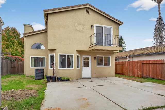 8064 Kingsdale Way, Sacramento, CA 95823