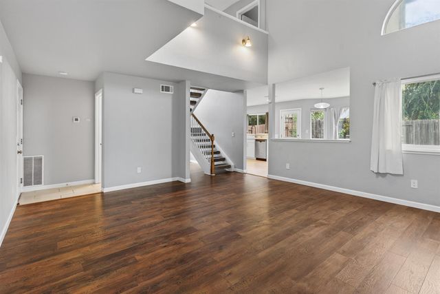 8064 Kingsdale Way, Sacramento, CA 95823