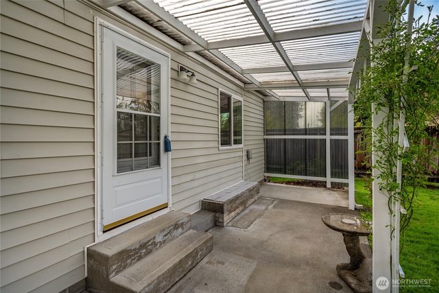 25460 111th Avenue SE, Kent, WA 98030