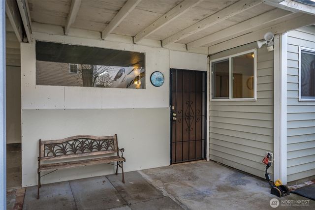 25460 111th Avenue SE, Kent, WA 98030