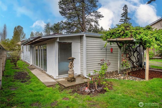 25460 111th Avenue SE, Kent, WA 98030