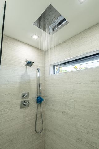807 Hollywood Place, West Palm Beach, FL 33405