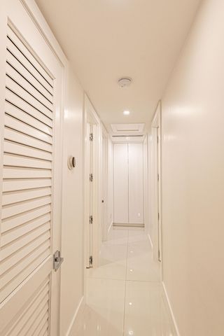 807 Hollywood Place, West Palm Beach, FL 33405