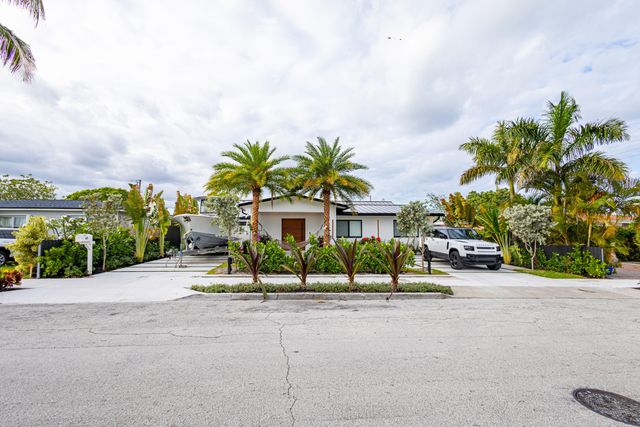 807 Hollywood Place, West Palm Beach, FL 33405