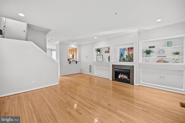 101 MARTIN LN, Alexandria, VA 22304