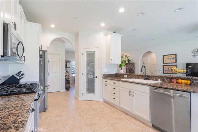 3415 Lakeside Village Drive, Paso Robles, CA 93446