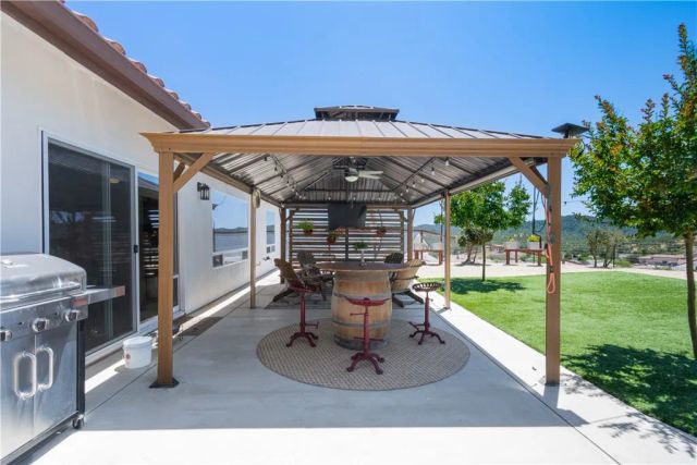 3415 Lakeside Village Drive, Paso Robles, CA 93446