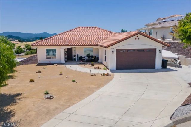 3415 Lakeside Village Drive, Paso Robles, CA 93446
