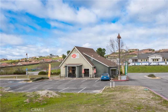 3415 Lakeside Village Drive, Paso Robles, CA 93446